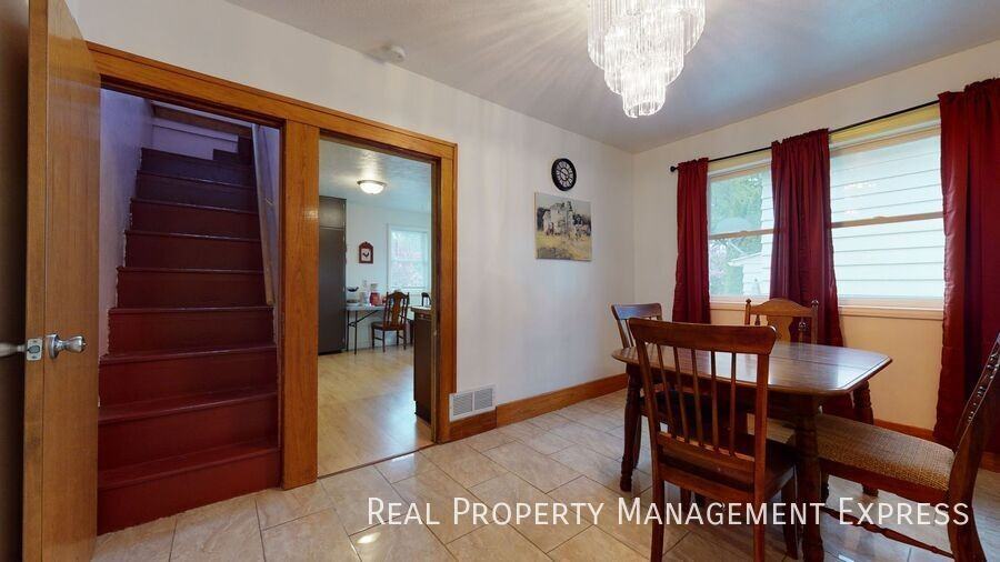630 N Nesmith Ave - Photo 4 of 15
