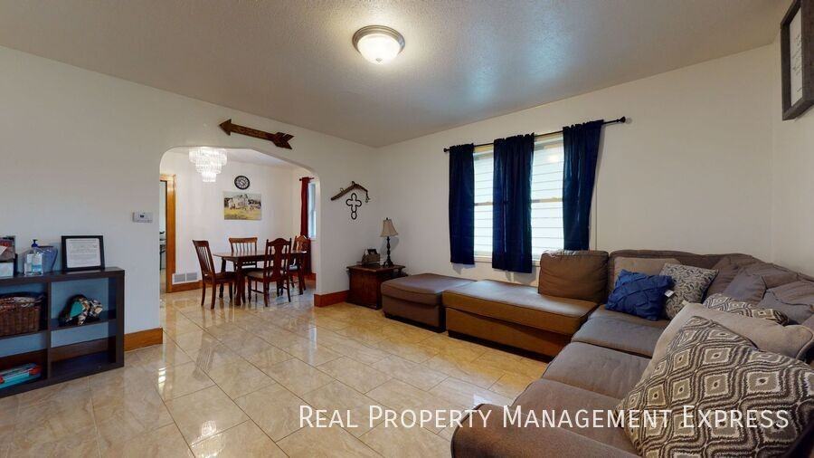 630 N Nesmith Ave - Photo 5 of 15