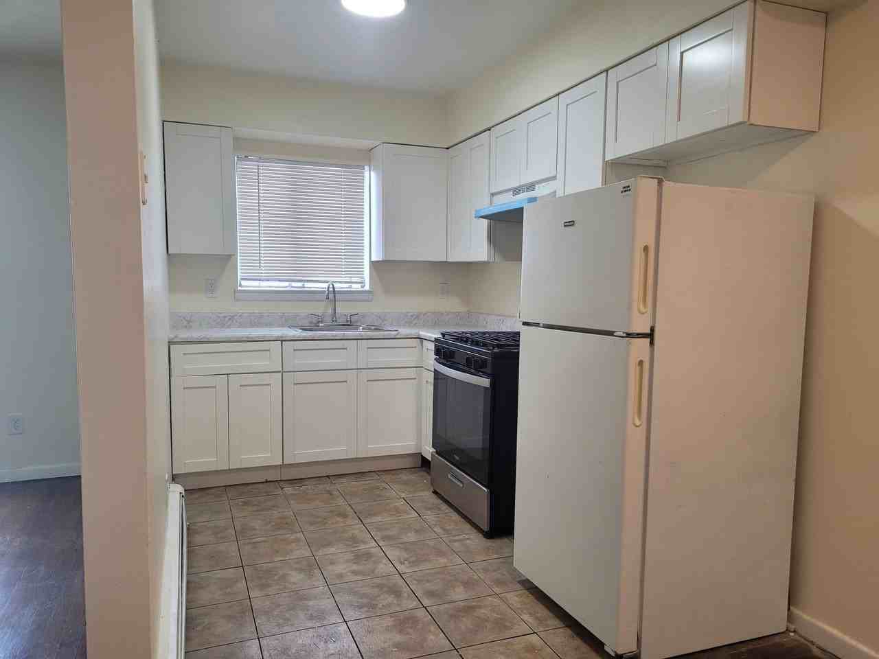 15 Reserve Ave - Photo 3 of 8