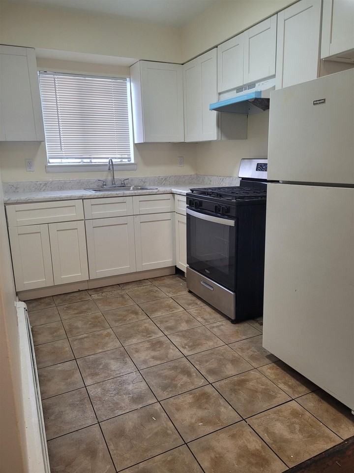 15 Reserve Ave - Photo 4 of 8