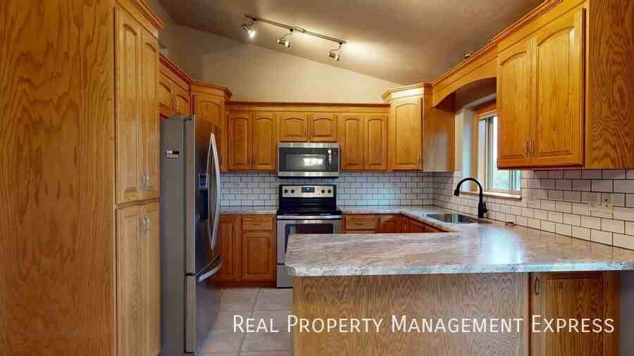 2001 S Monticello Ave - Photo 2 of 25