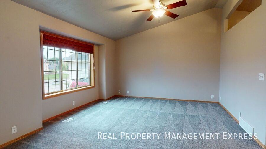 2001 S Monticello Ave - Photo 3 of 25