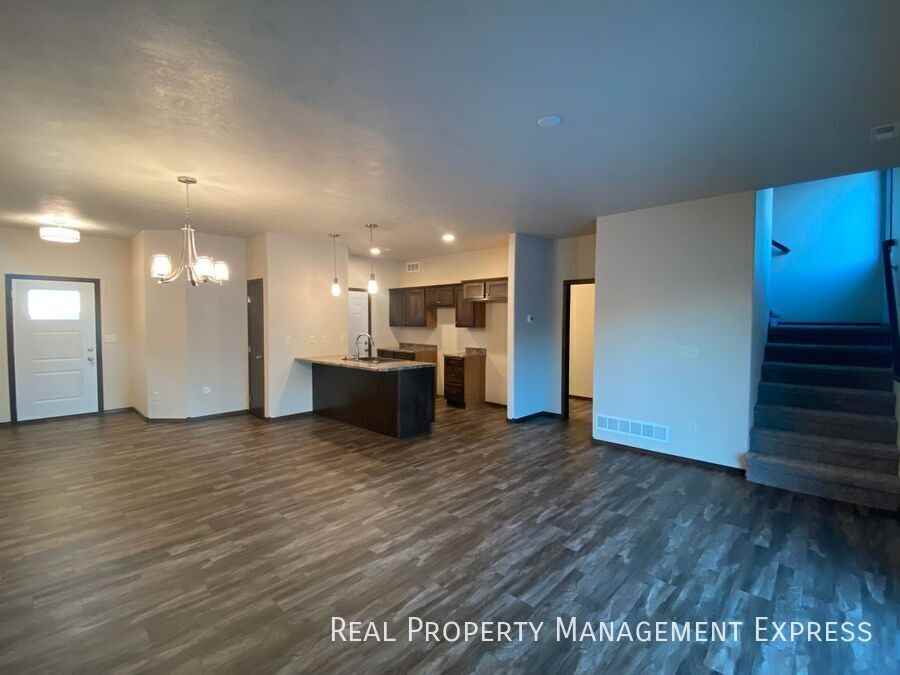 5824 S Whisper Creek Pl - Photo 3 of 17