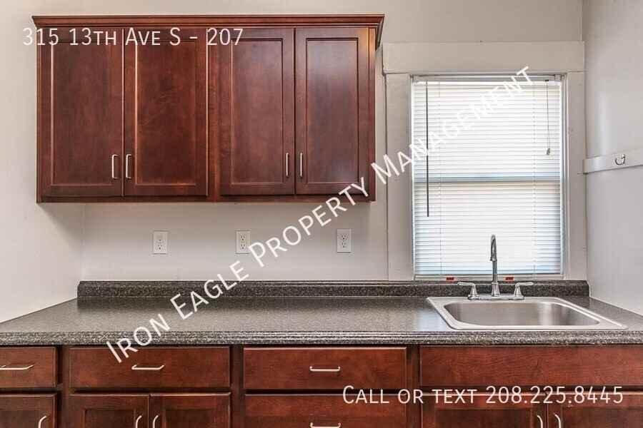 315 13th Ave S #207 - Photo 7 of 11