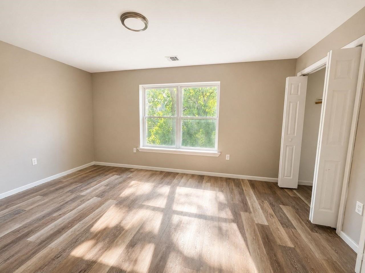 242 Rosa Parks Blvd - Photo 5 of 6