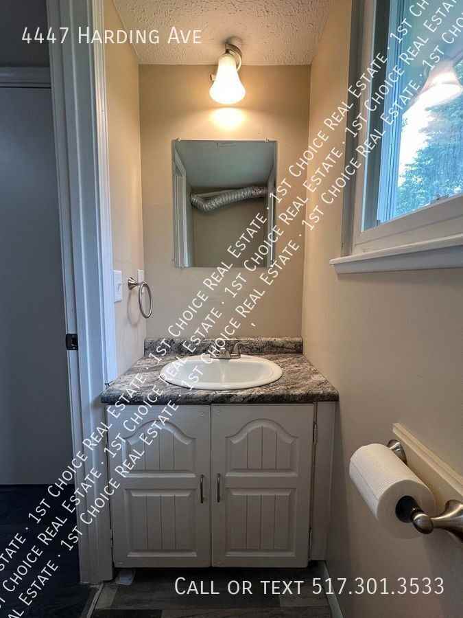 4447 Harding Ave - Photo 6 of 19