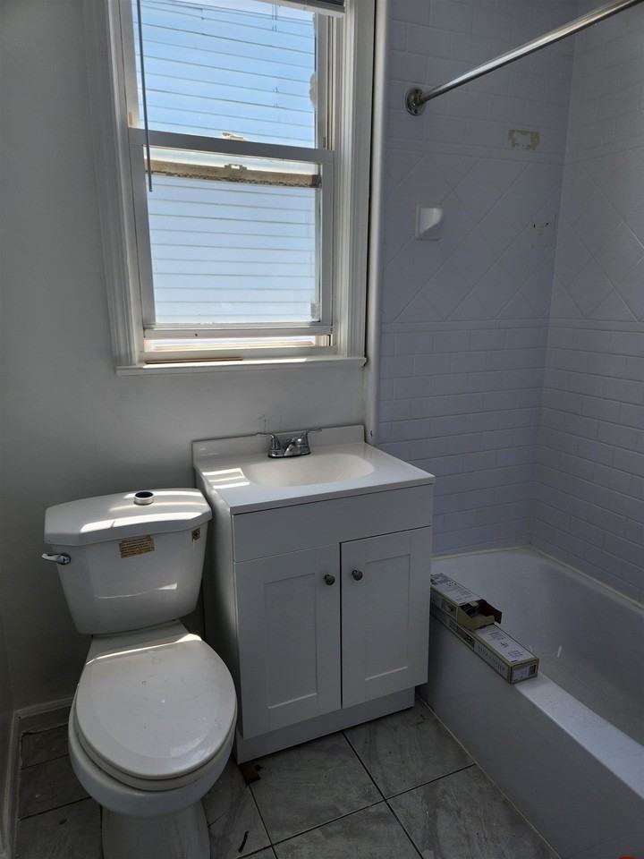 14 E Bidwell Ave #2 - Photo 4 of 11