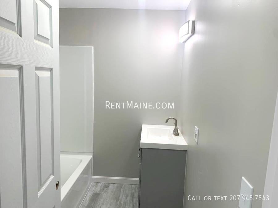 46 Bradbury St #3 - Photo 4 of 12
