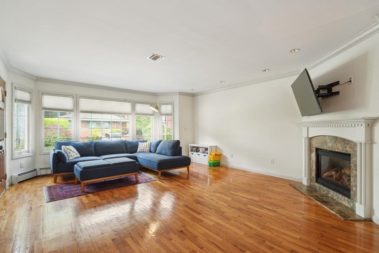 75 Myrtle Ave #1 - Photo 4 of 31