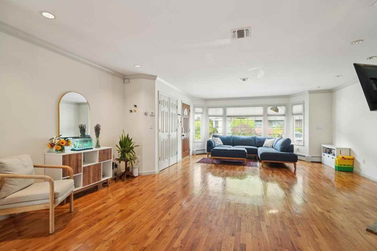 75 Myrtle Ave #1 - Photo 6 of 31