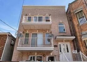 featured image of 116 Lake St #3