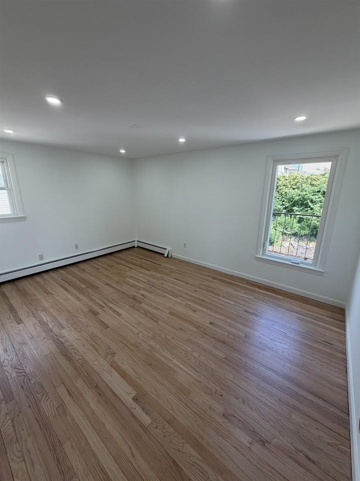 53 Devon Ter #2 - Photo 2 of 10