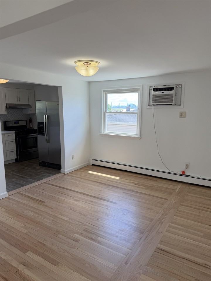53 Devon Ter #2 - Photo 7 of 10