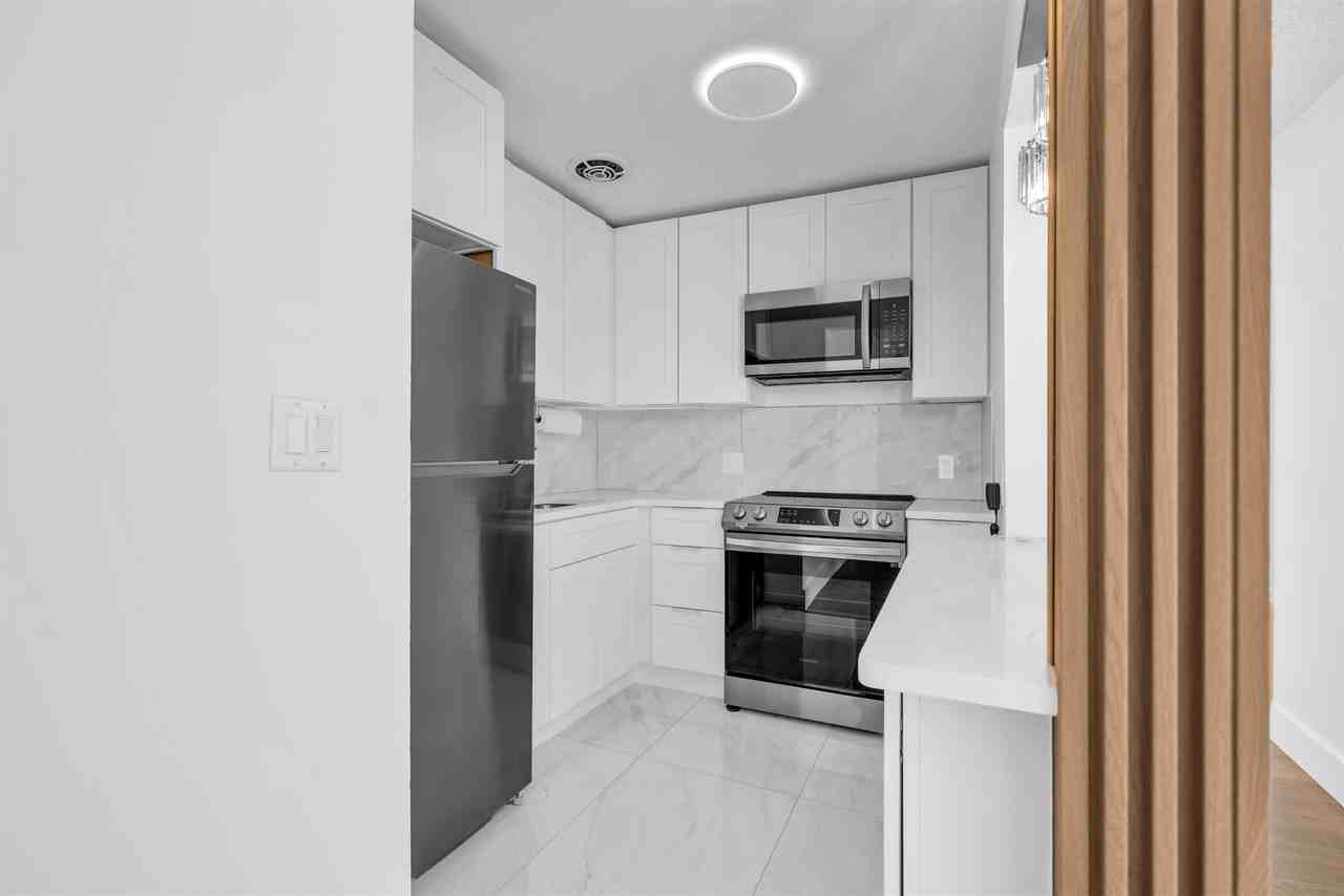 1901 Kennedy Blvd #202 - Photo 3 of 14