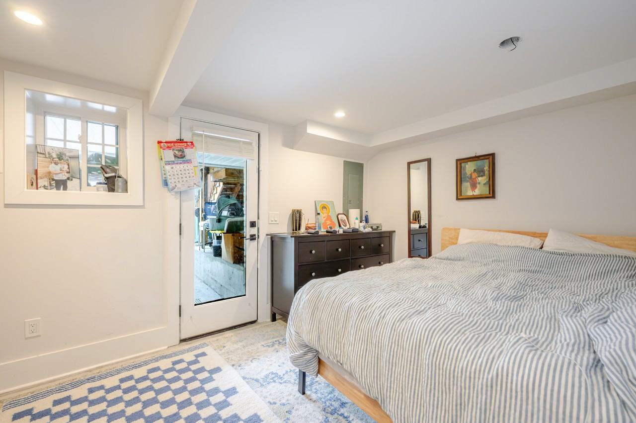 1107 7th St Ne - Photo 5 of 50