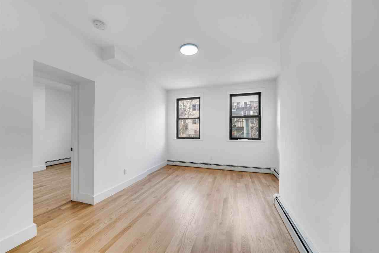 216 Jefferson St #2 - Photo 6 of 11