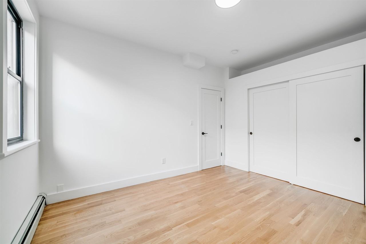 216 Jefferson St #2 - Photo 7 of 11