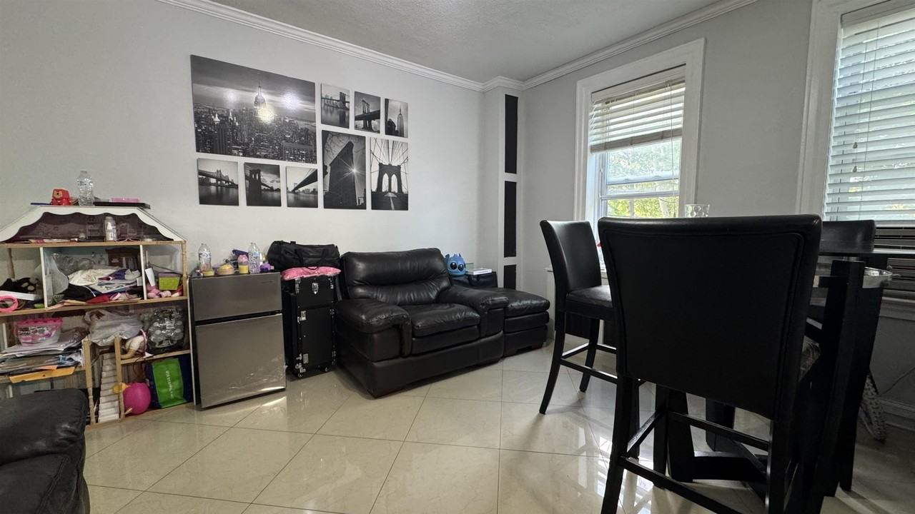 325 79th St #26 - Photo 5 of 19
