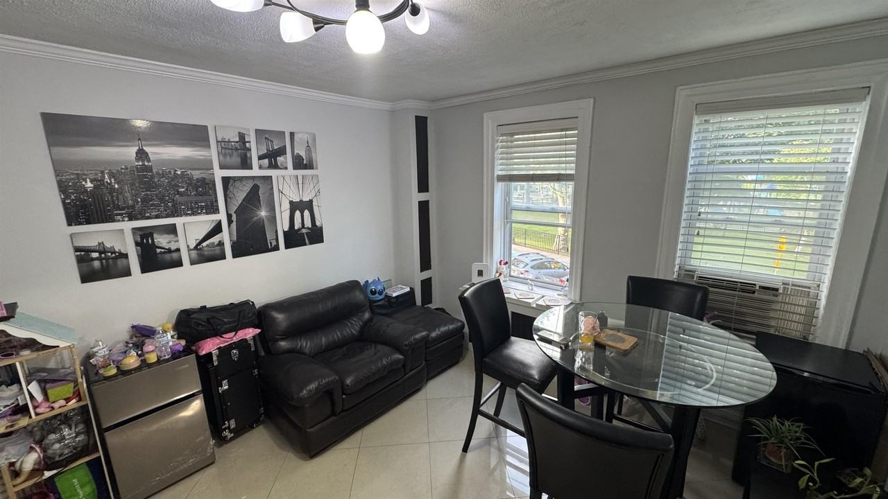 325 79th St #26 - Photo 6 of 19