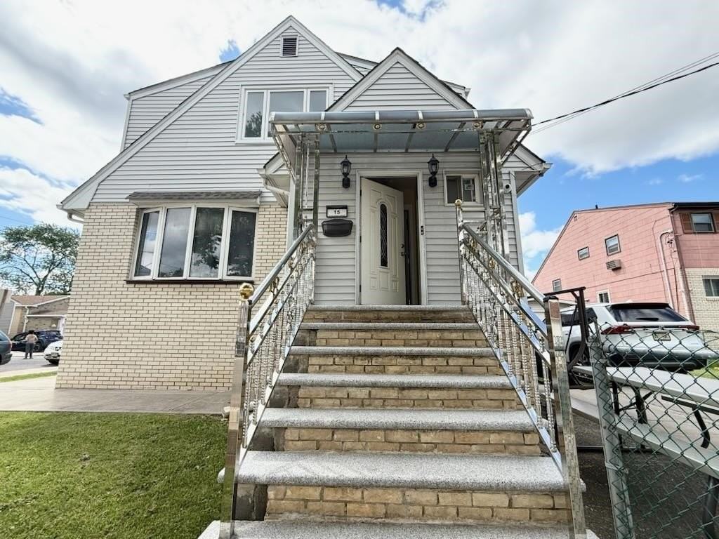 15 Suburbia Dr #2 - Photo 2 of 13