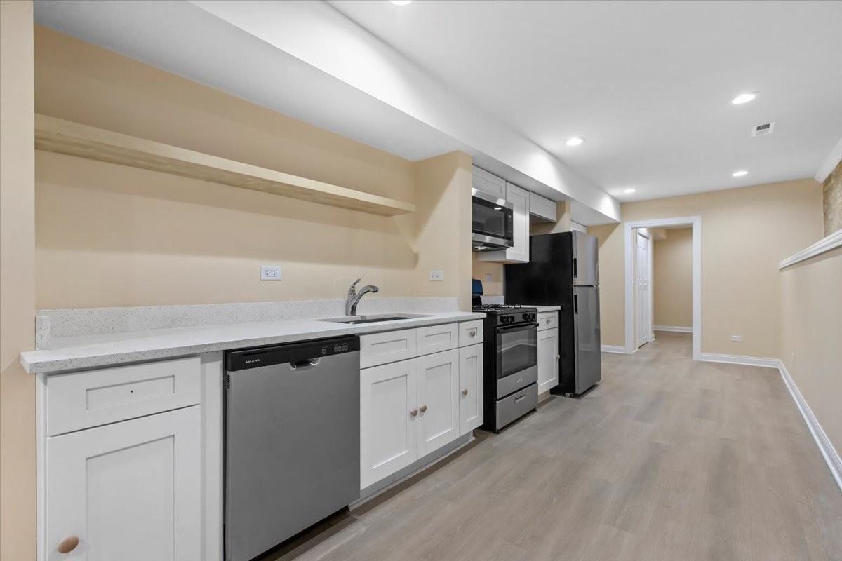 1635 N Ashland Ave #G - Photo 4 of 8