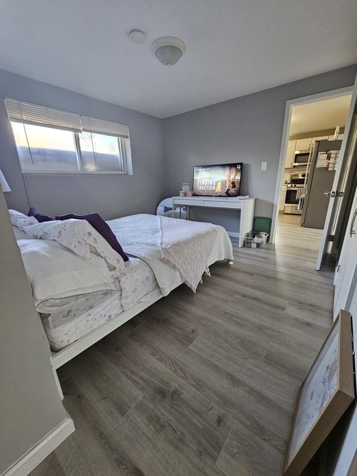 15 Dell Glen Ave #1stFL - Photo 5 of 9