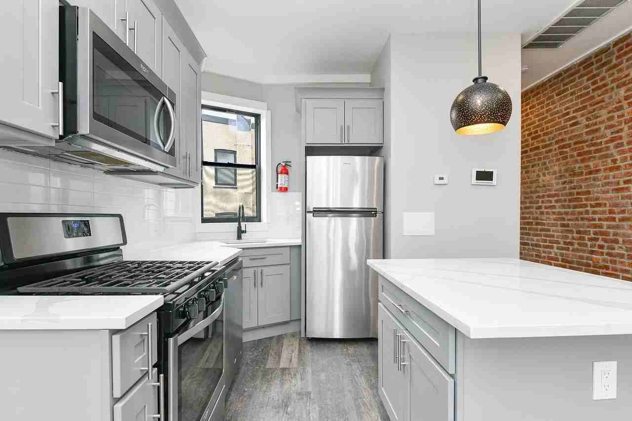 30 63rd St #2R - Photo 2 of 16
