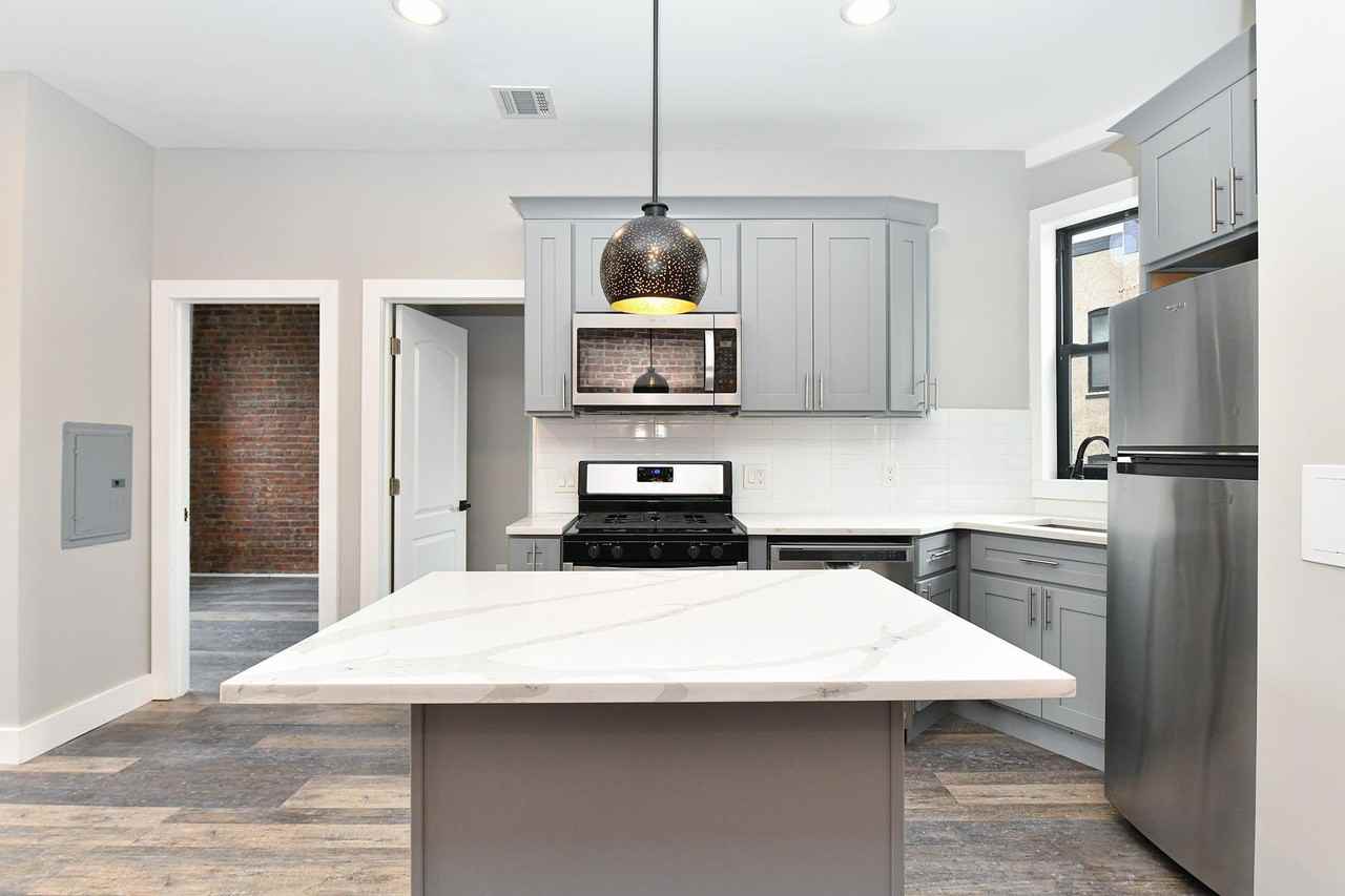 30 63rd St #2R - Photo 5 of 16