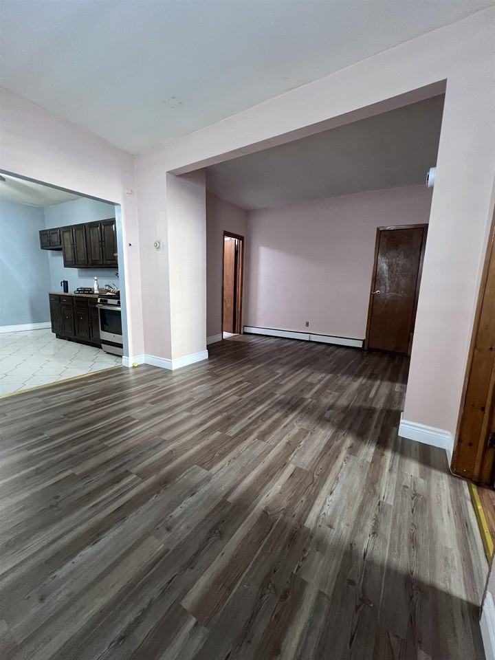 407 Kennedy Blvd #1R - Photo 3 of 14