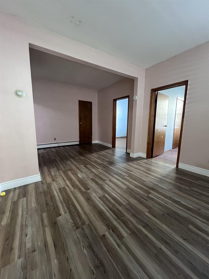 407 Kennedy Blvd #1R - Photo 4 of 14
