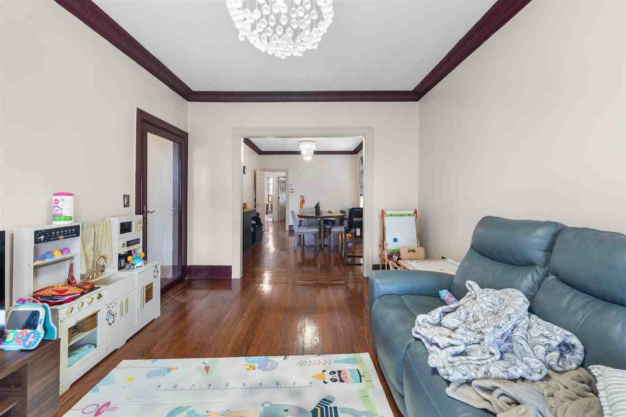 13 W 27th St #2 - Photo 2 of 13