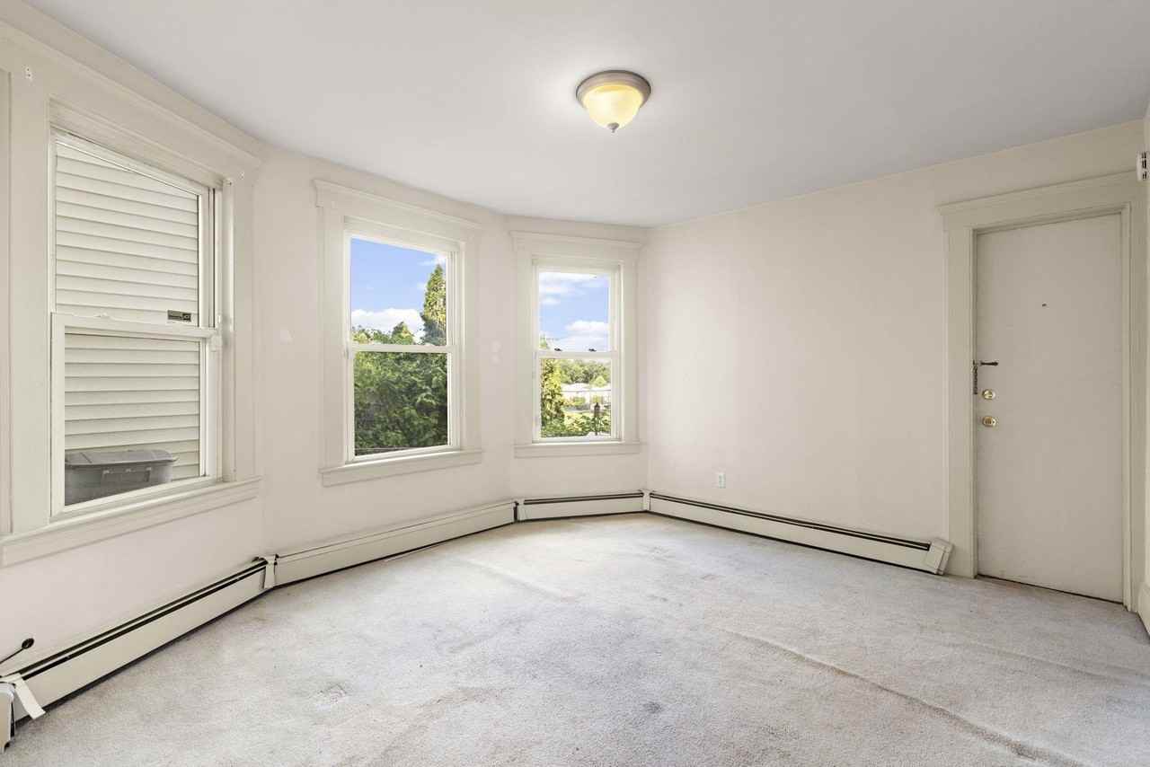 520 Schuyler Ave #1 - Photo 5 of 13