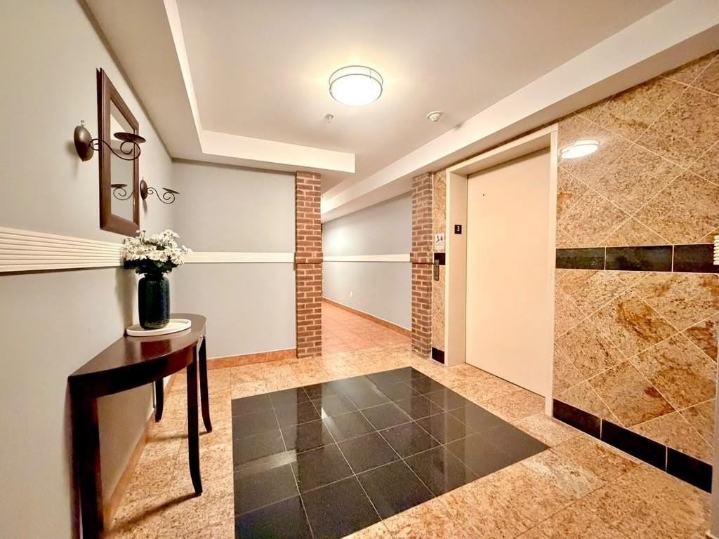 135 38th St #701 - Photo 7 of 23