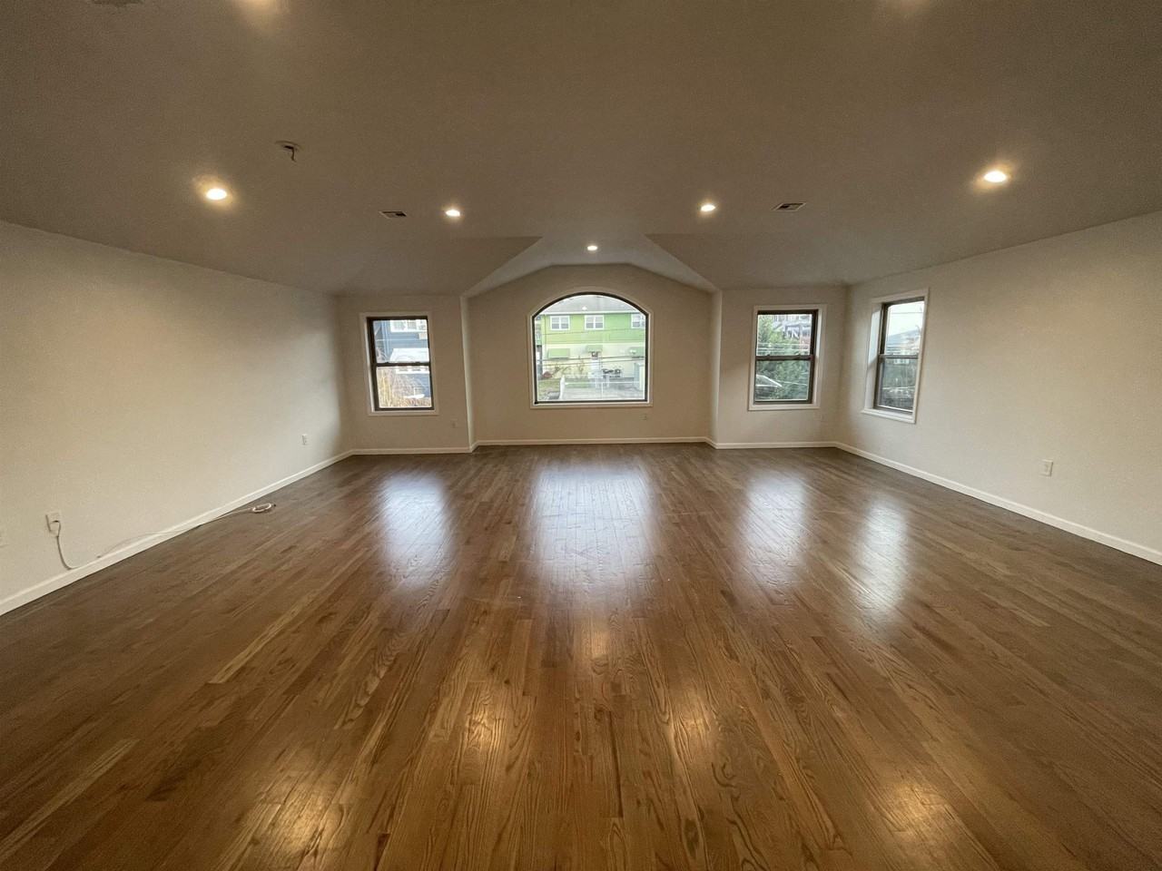 7611 Newkirk Ave - Photo 2 of 17
