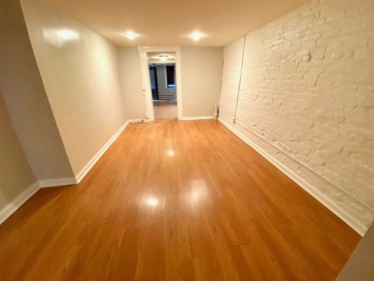 611 Bloomfield St #GRDN - Photo 3 of 13
