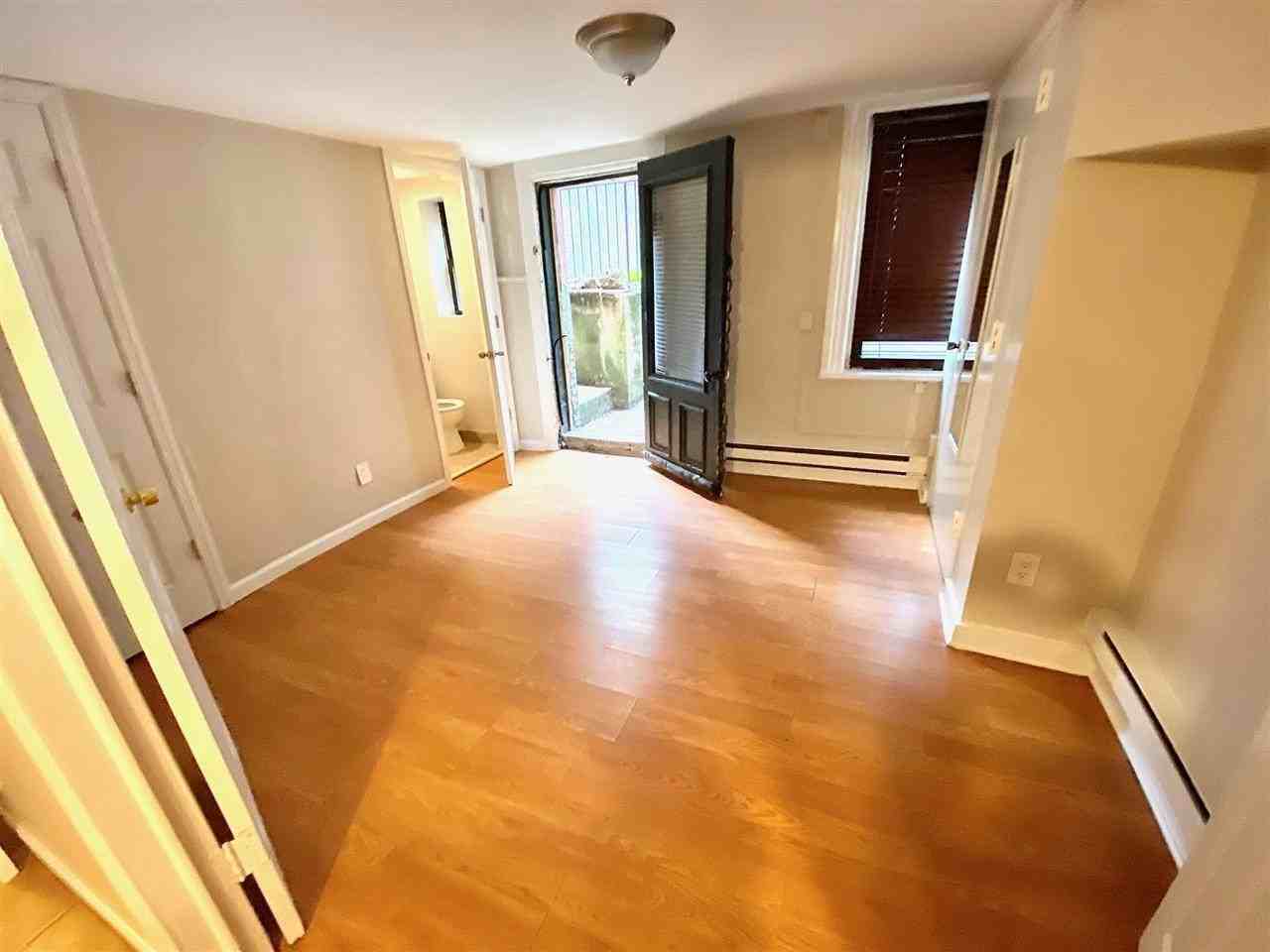 611 Bloomfield St #GRDN - Photo 7 of 13