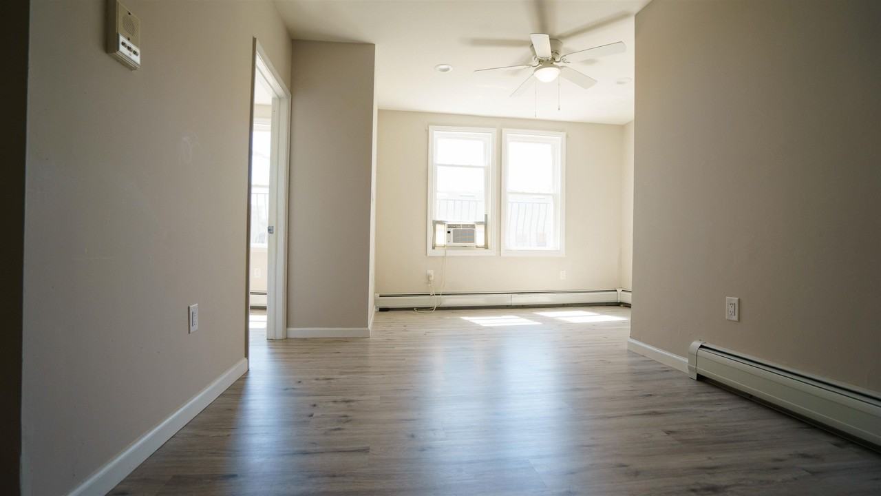 415 Broadway #4