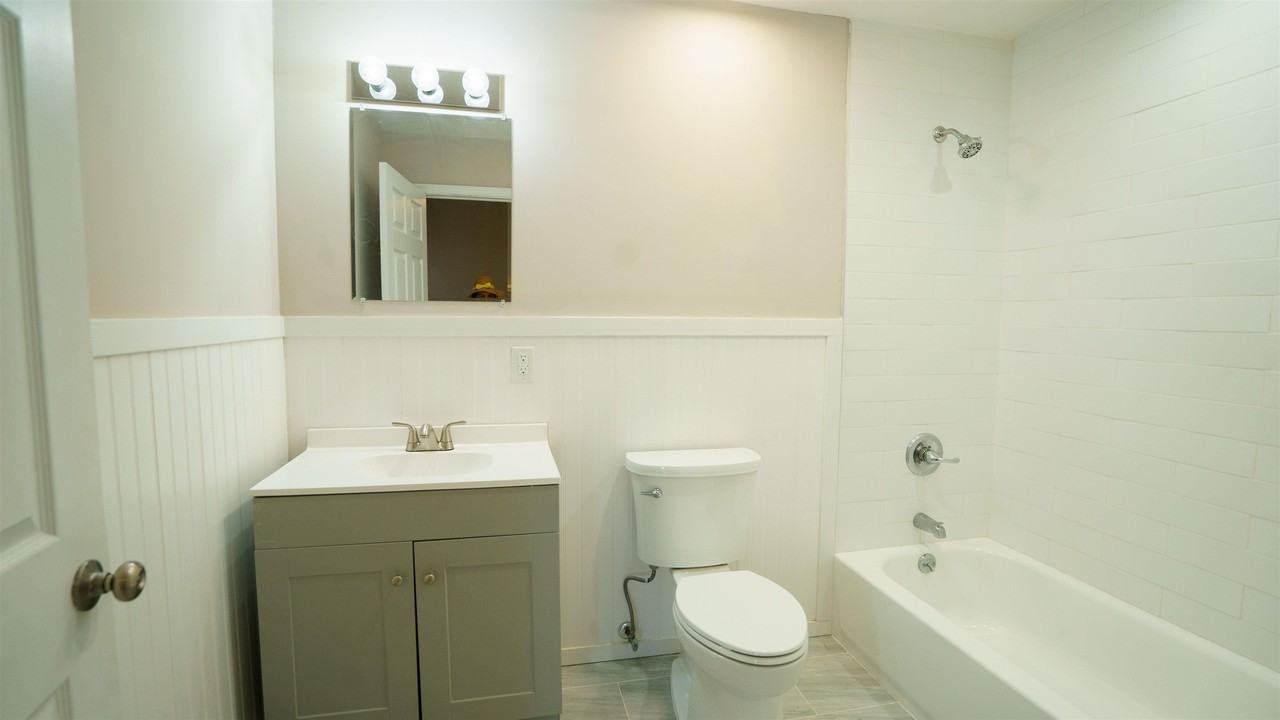415 Broadway #4 - Photo 5 of 10