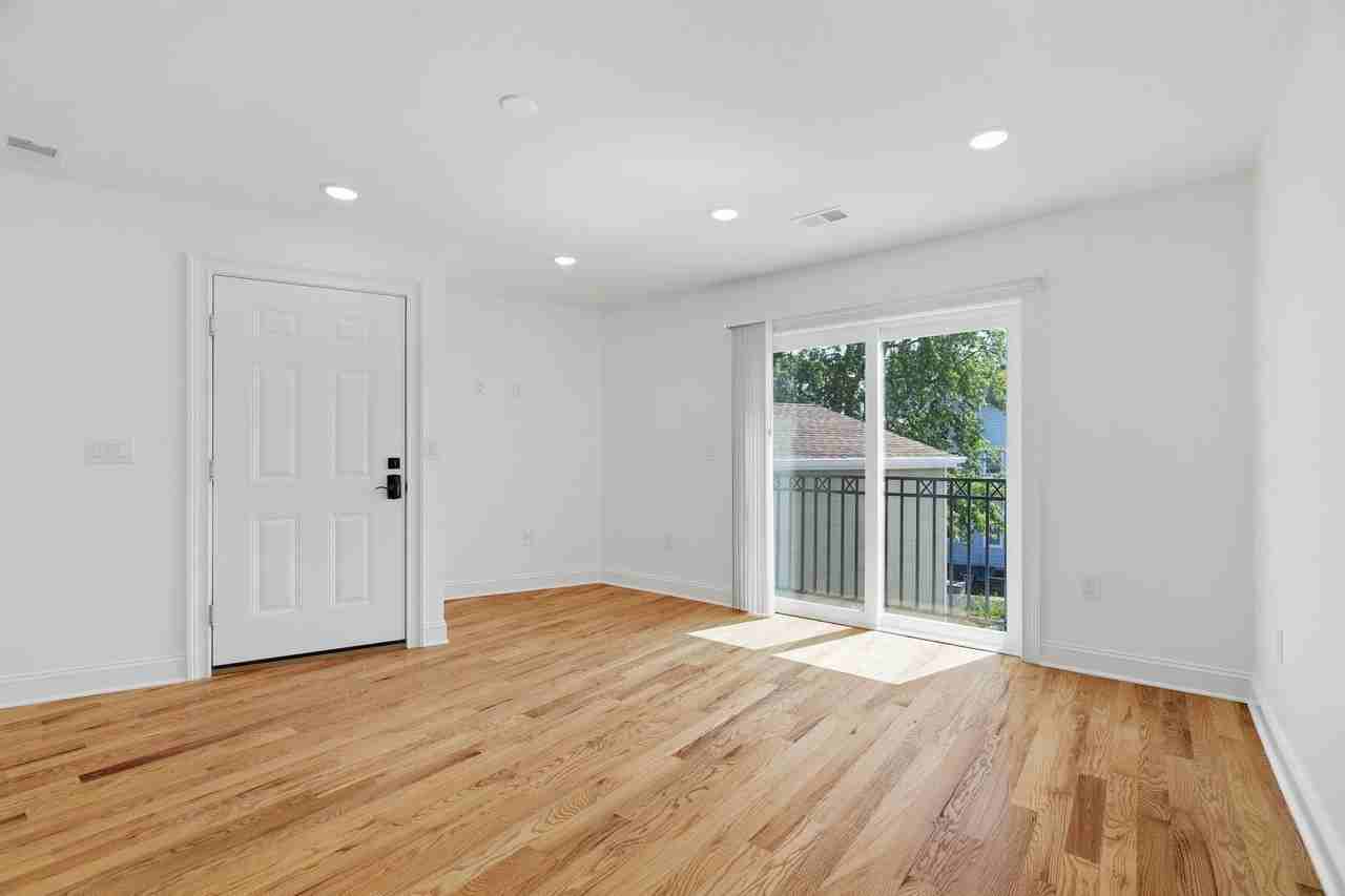 14 W 49th St #2 - Photo 4 of 17