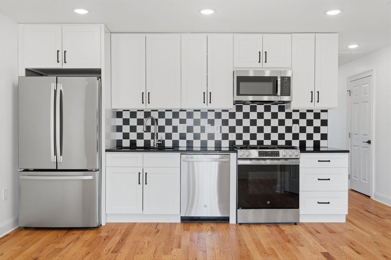 14 W 49th St #2 - Photo 6 of 17