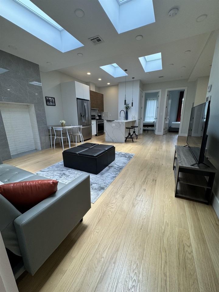 176 GRIFFITH ST #2 - Photo 2 of 14