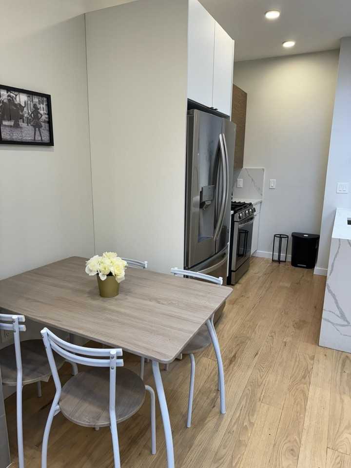 176 GRIFFITH ST #2 - Photo 5 of 14