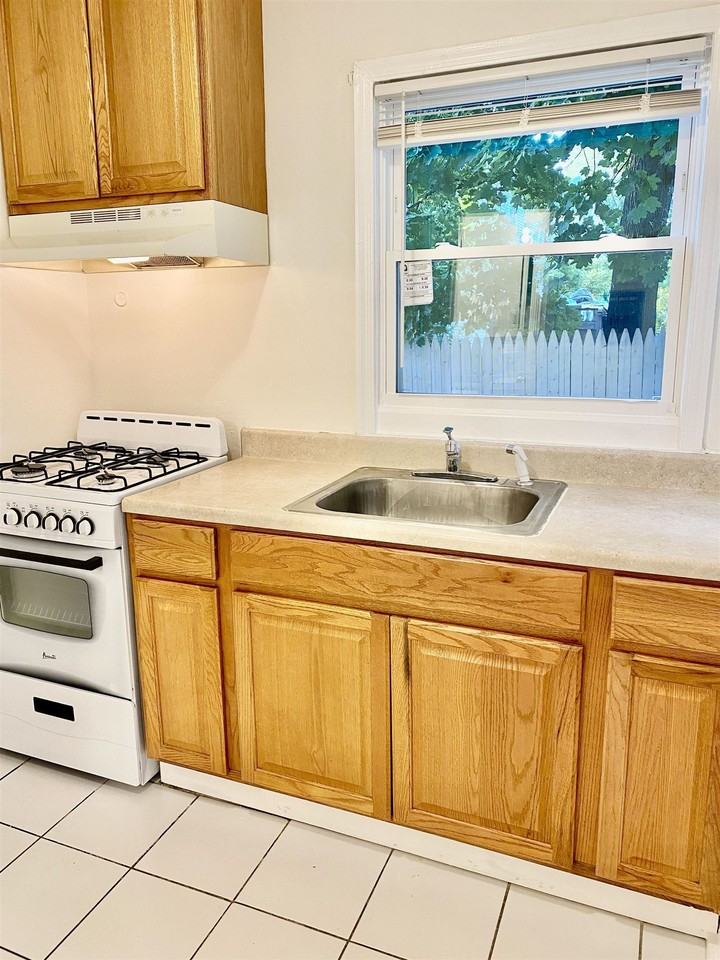 31 Tillinghast St #6 - Photo 7 of 20