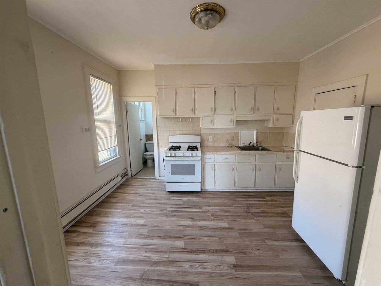 133 W 20th St #3 - Photo 2 of 12