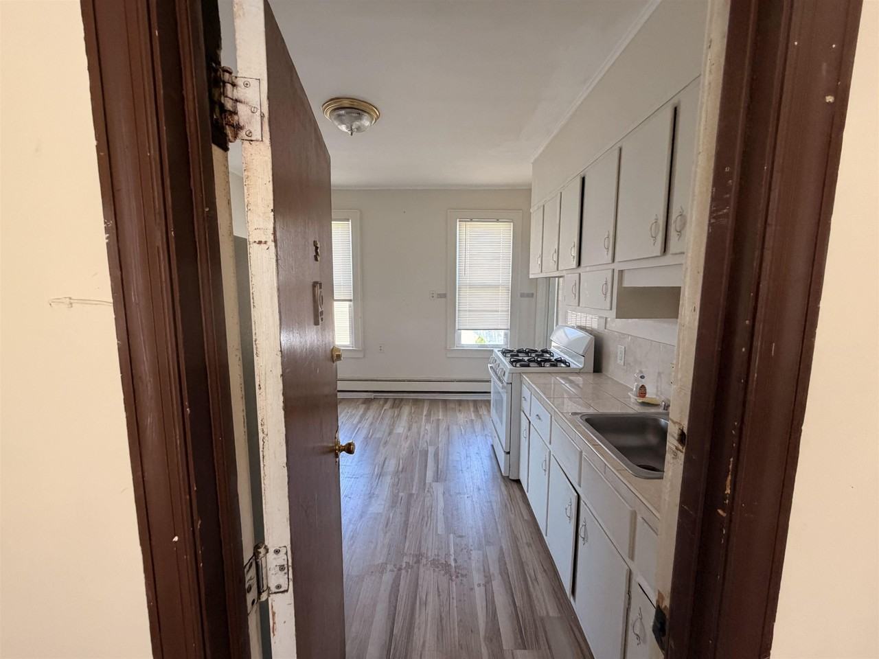 133 W 20th St #3 - Photo 4 of 12