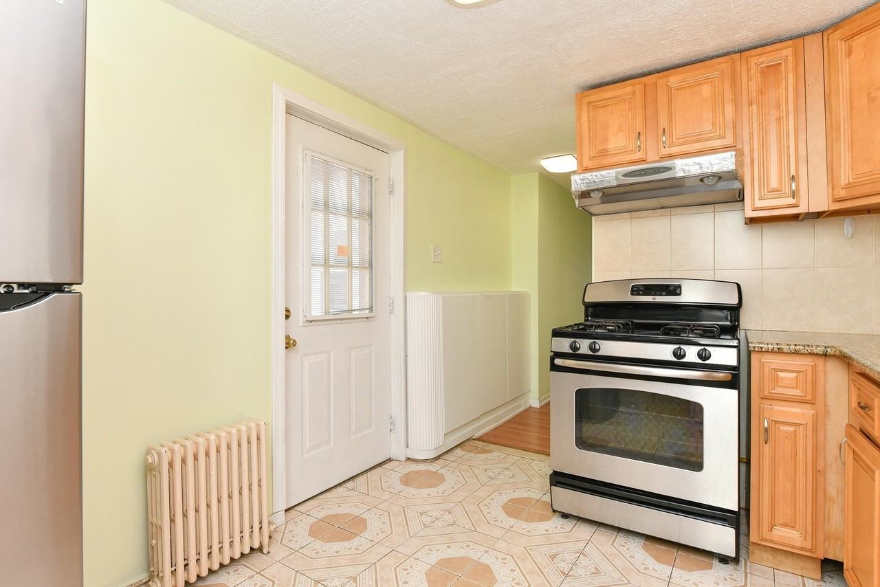 26 Charles St #1 - Photo 6 of 36