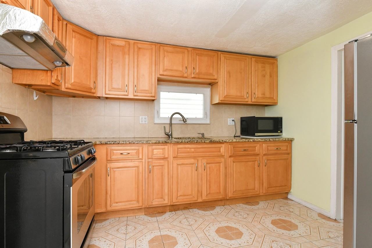 26 Charles St #1 - Photo 7 of 36