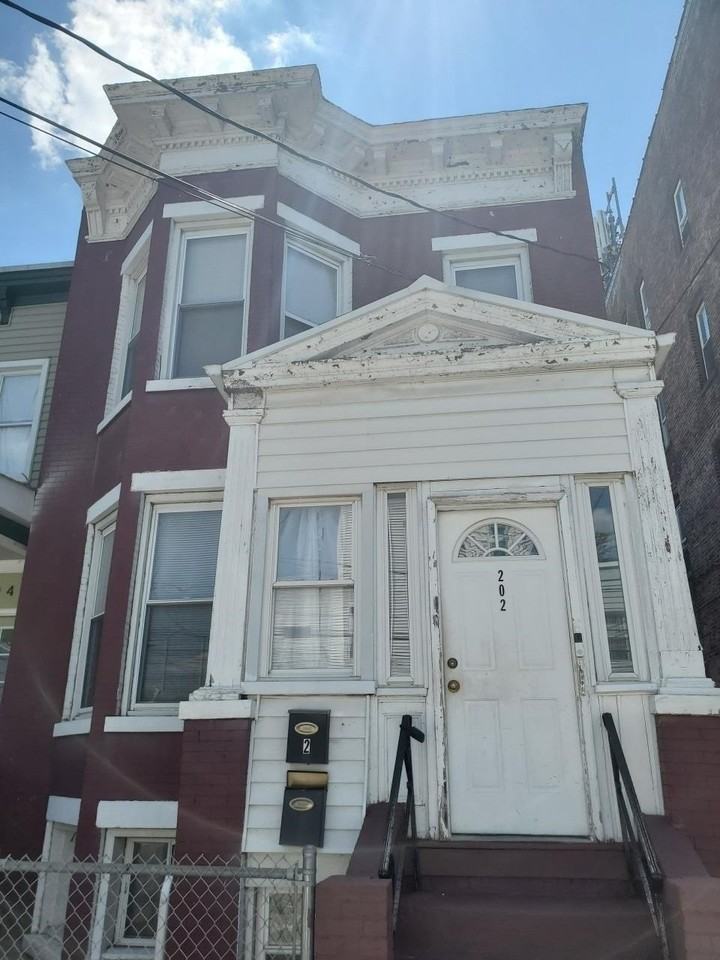 202 Delaware Ave #2-2ndFL - Photo 5 of 10