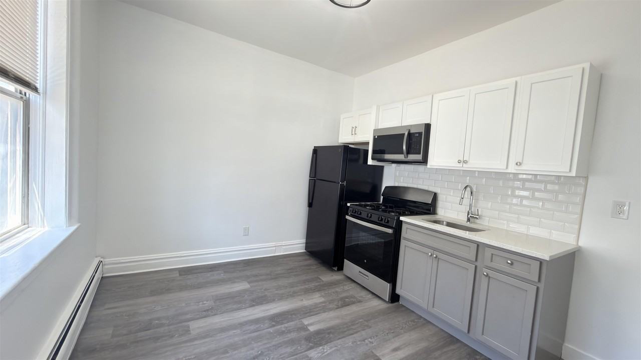 397 Avenue C #101 - Photo 3 of 14