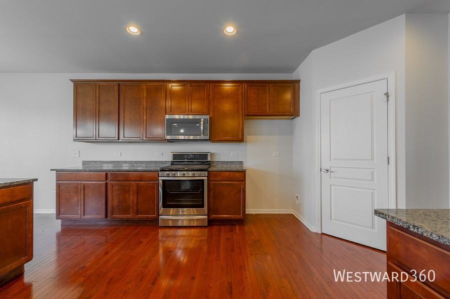 3439 Birch Ln - Photo 4 of 48